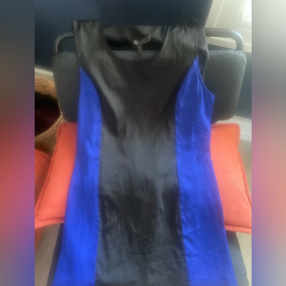 BCBGMAXAZRIA Ike Color Block Shift Dress with Back Drape Medium - Picture 8 of 8